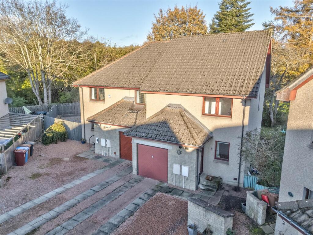 13 Harestane grove Dundee-2.JPG