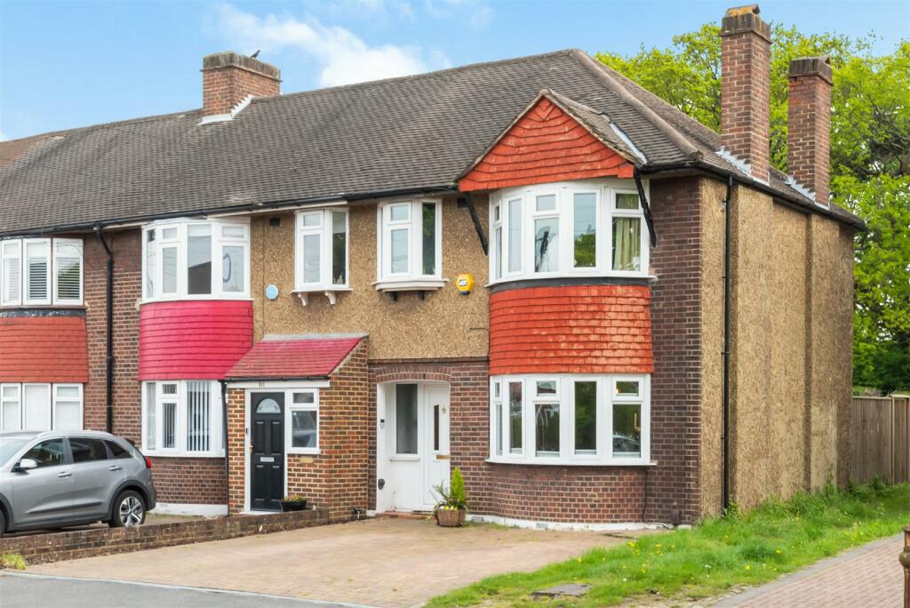 Hillcross Avenue
