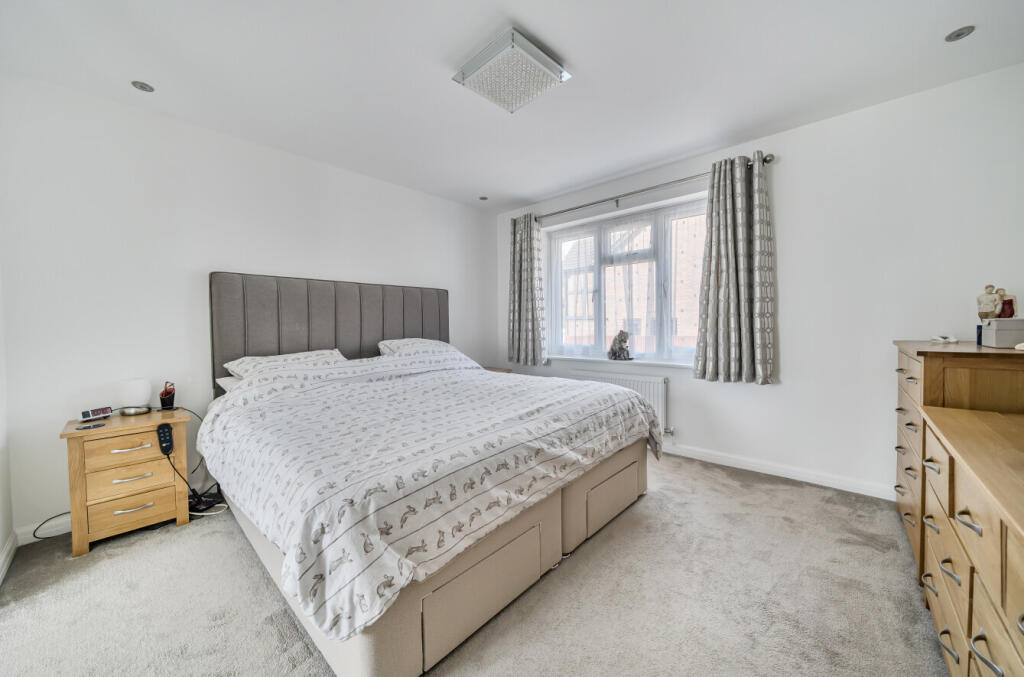 1353215-5-68c2e99...