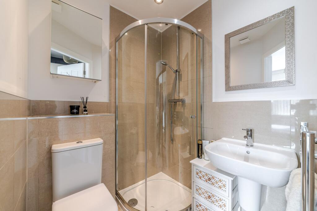 BEDROOM 1 ENSUITE