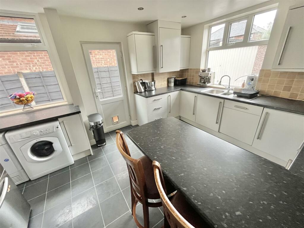 Kitchen Aspect 2.jpg
