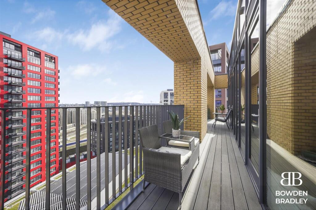 Wrap Around Terrace