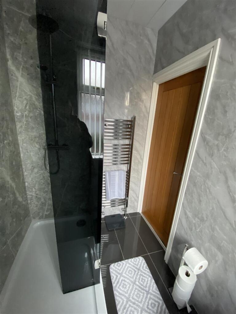 Shower room: