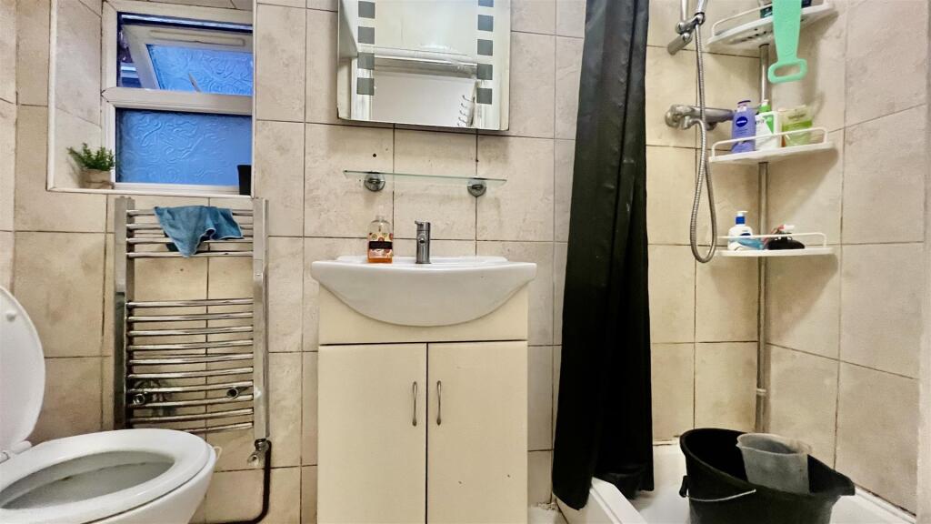 Shower Room/ WC
