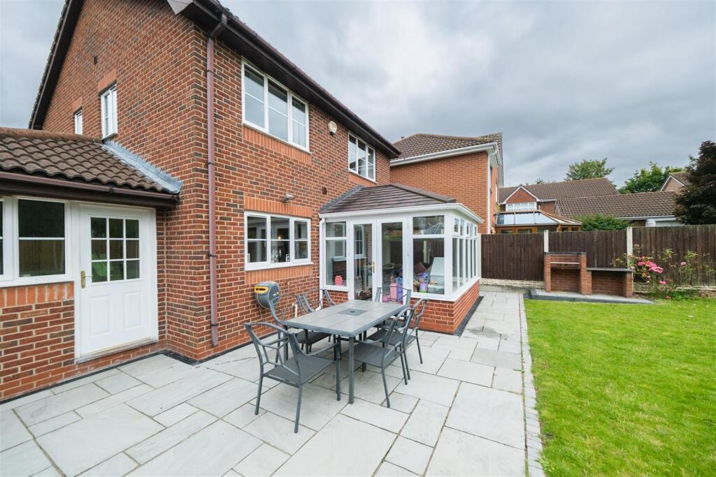 14 Carnoustie Close-042.JPG