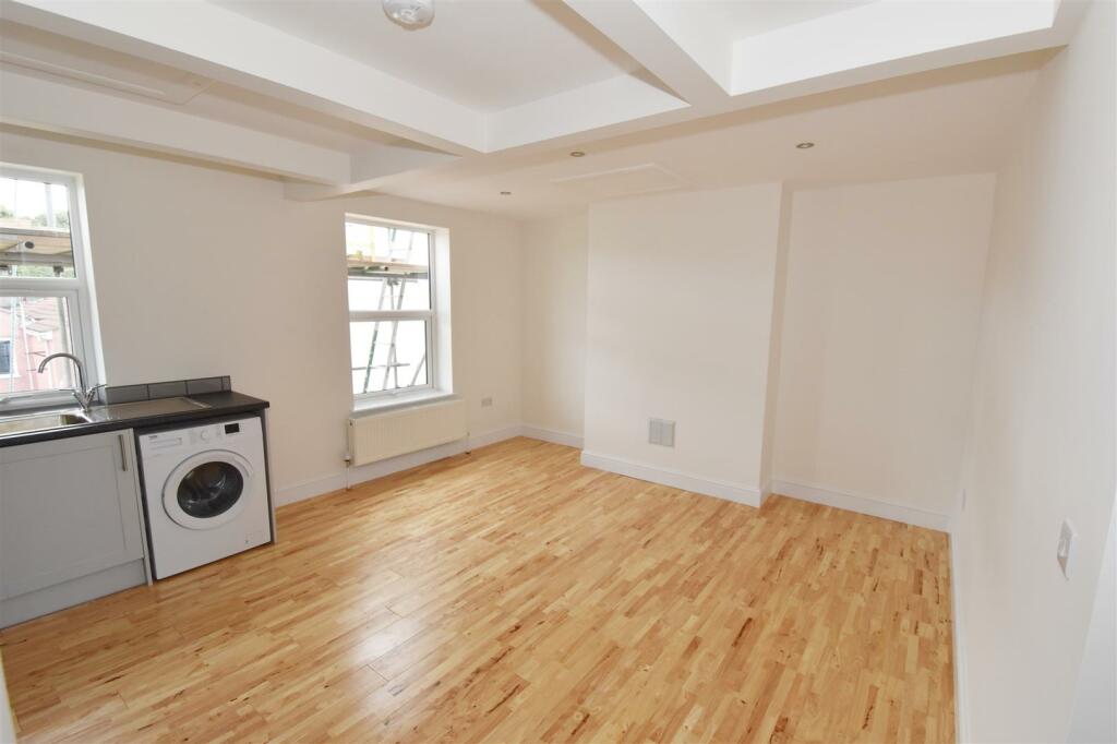 Kitchen living space (2).jpg