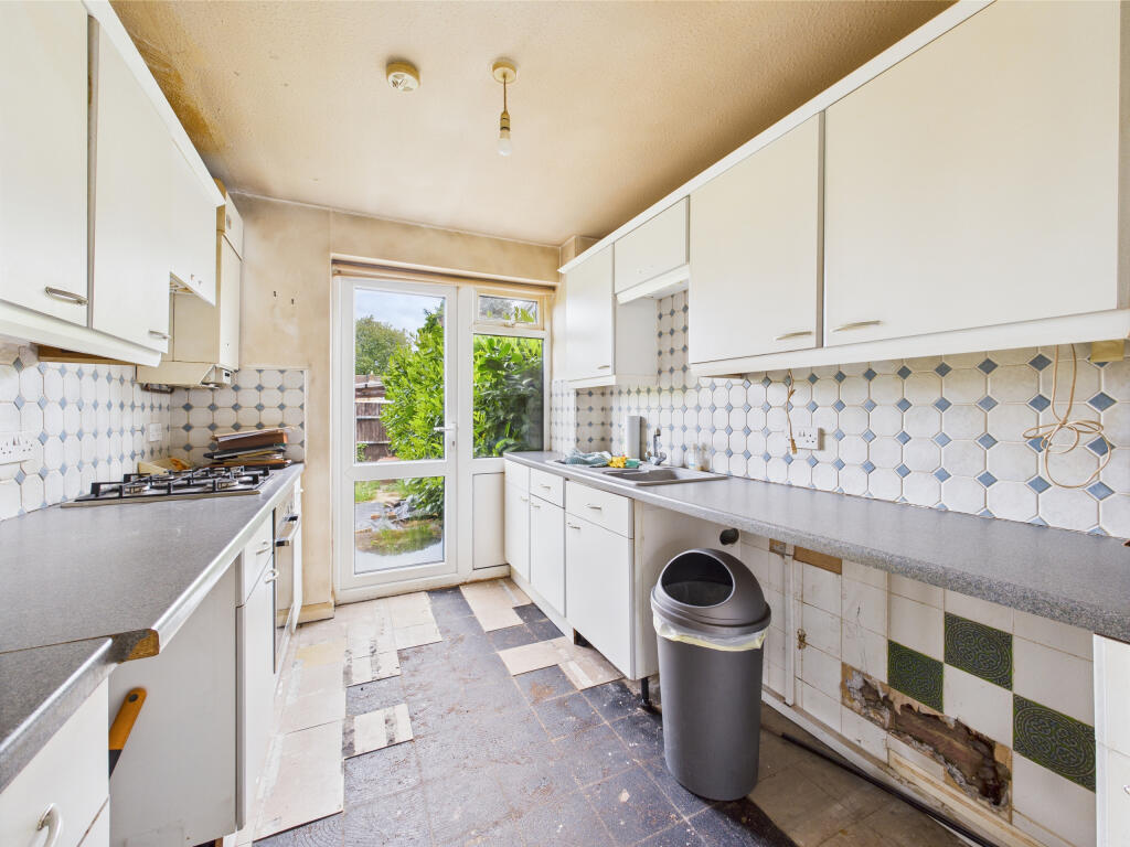 CAM01354G0-PR0502-STILL005