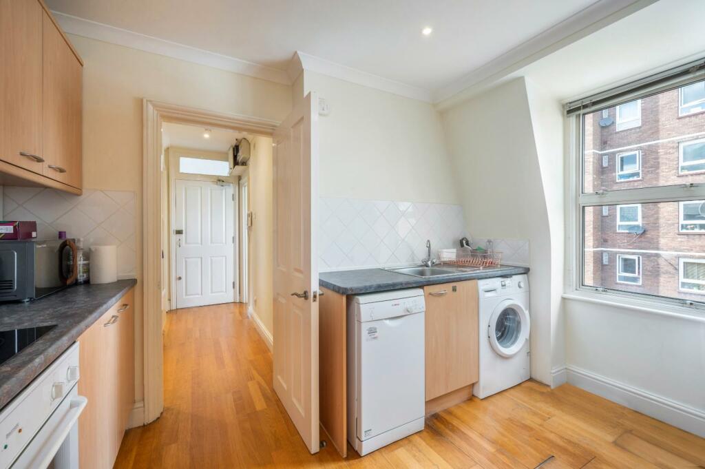 kitchen (2).jpg