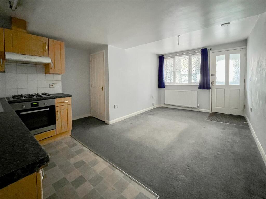 Living Room / Kitchen
