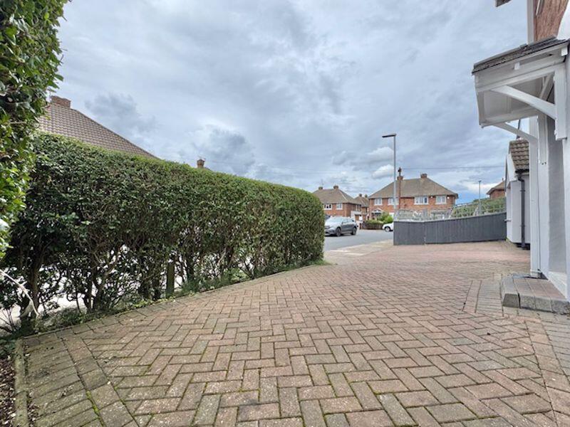 Front and driveway view 2