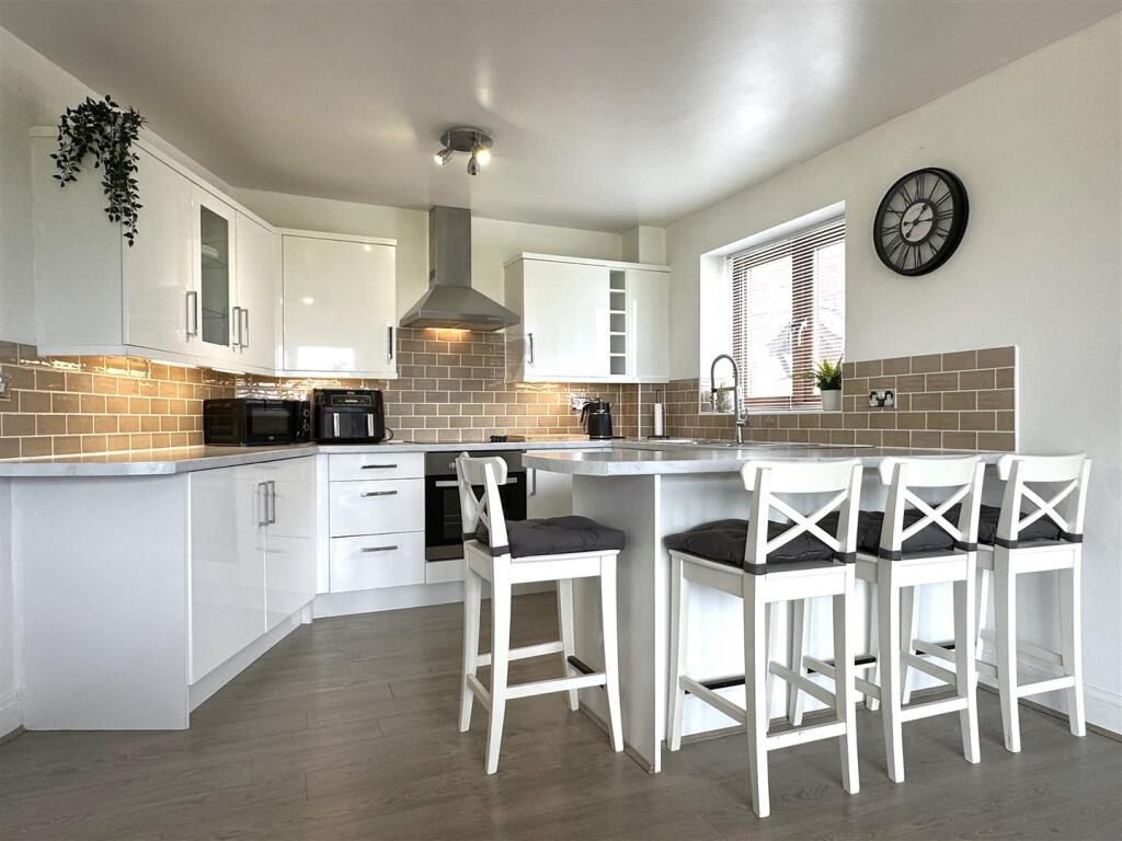 Contemporary Kitchen 465