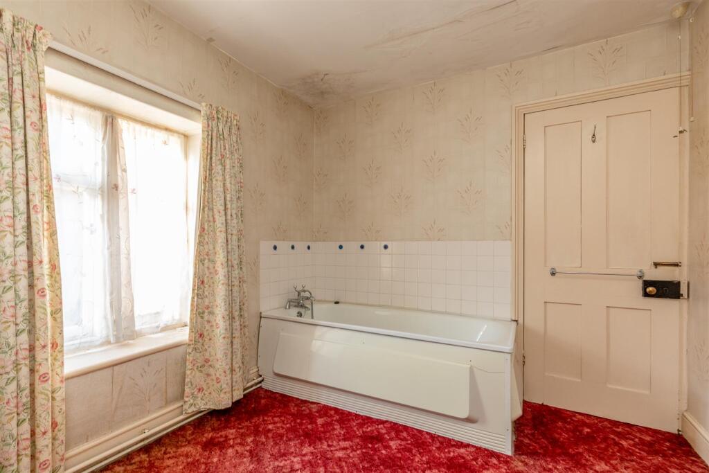 Church View Cottages, Portishead Bathroom 2.jpg