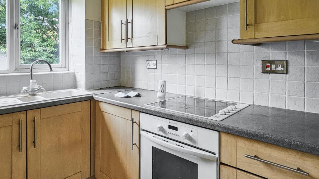 40 Scottwell Drive, Hendon, London, NW9 6QB