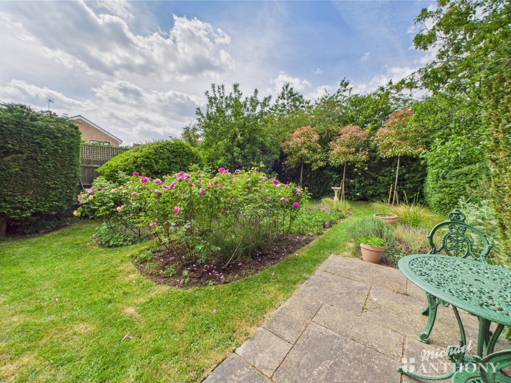 CAM02773G0-PR0304-STILL004