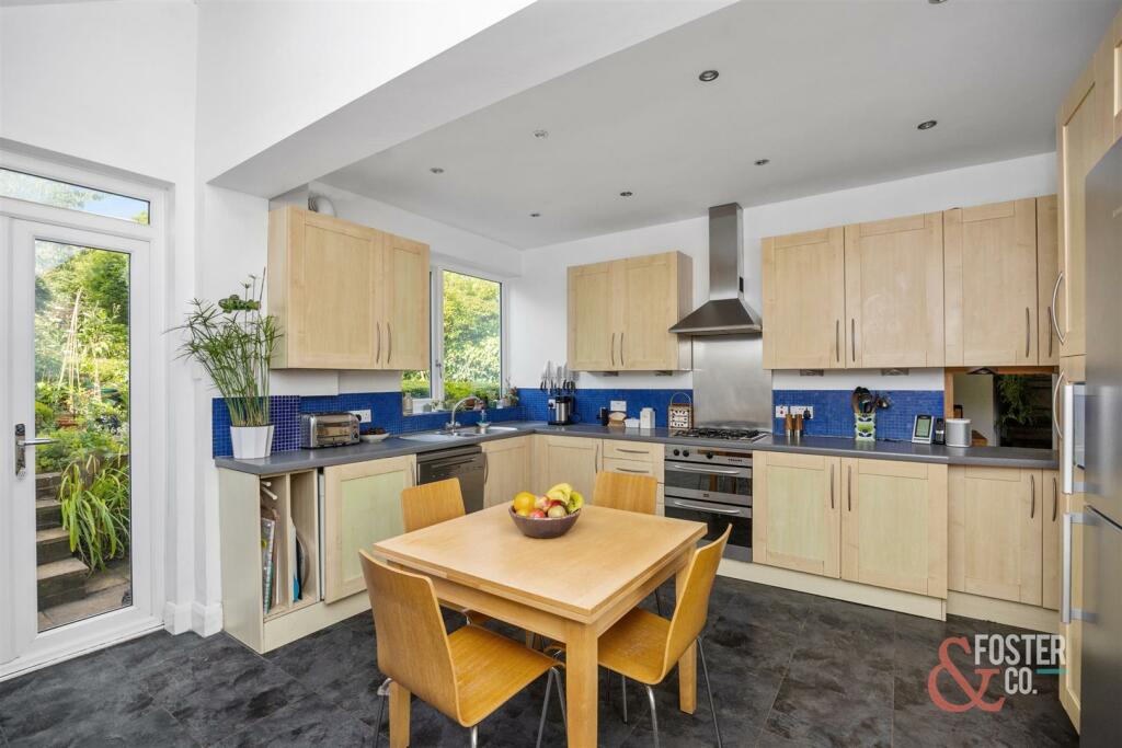 Redhill Drive 21-013.jpg