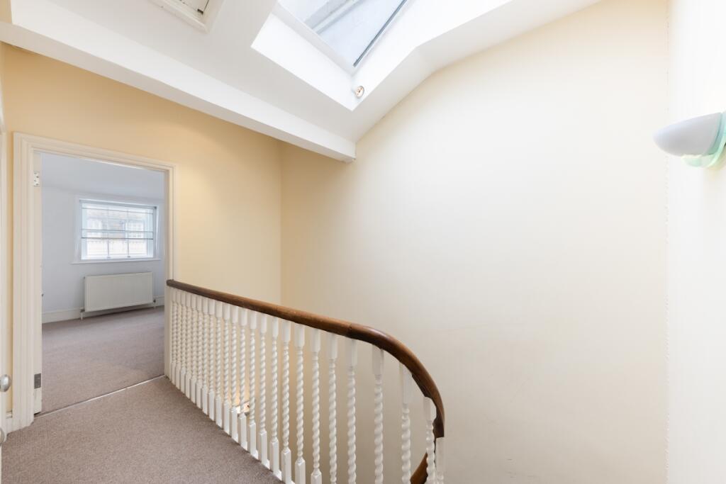 Strathern Place 9...