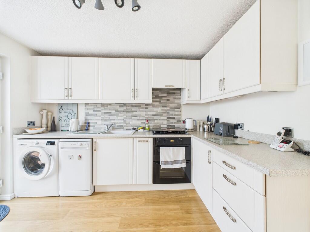 CAM02089G0-PR0525...