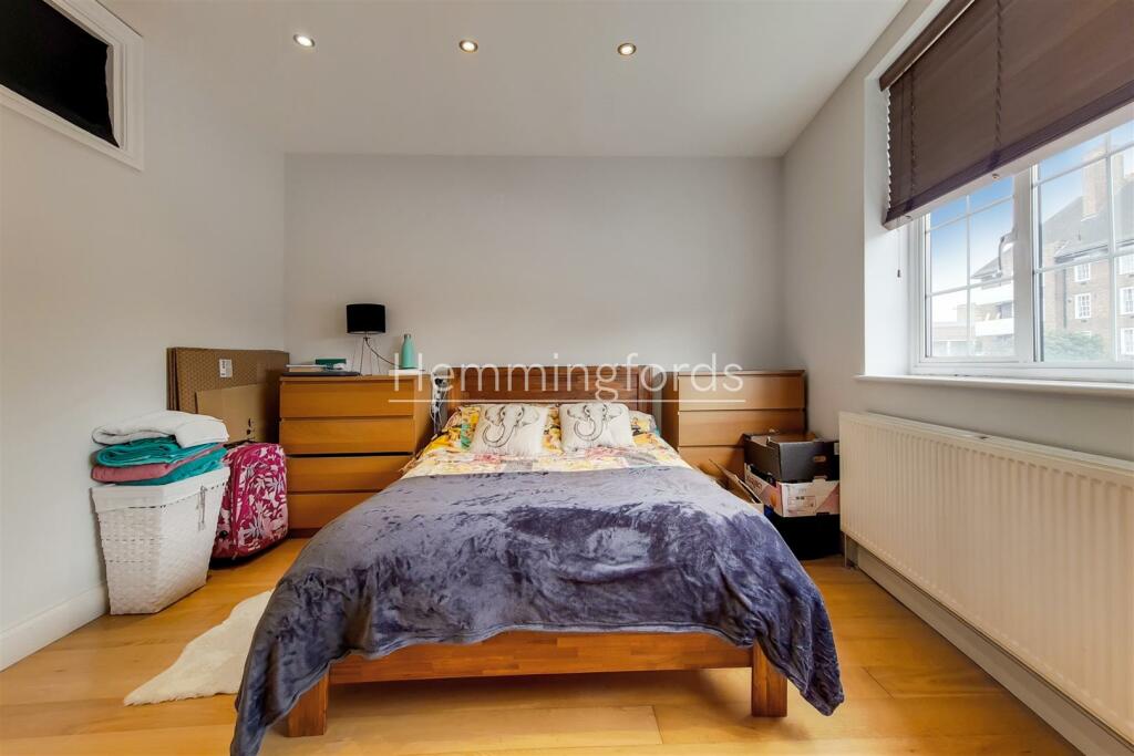 2_Main Bedroom-2.jpg