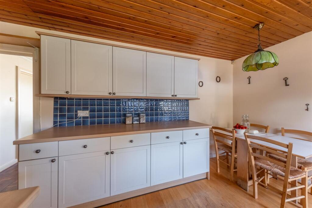 84 Quarry Lane-002.jpg