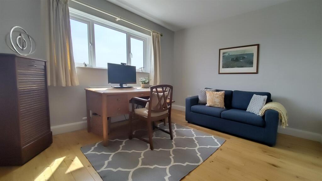 Bedroom 4_Office.jpg