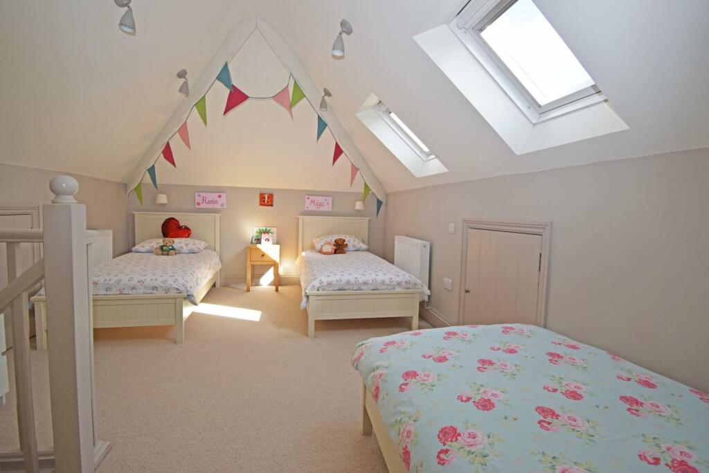 Ridgeway, attic bedroom a.jpg