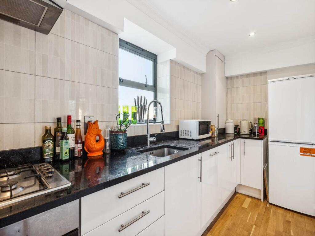 Flat 4 35 Woodseer S