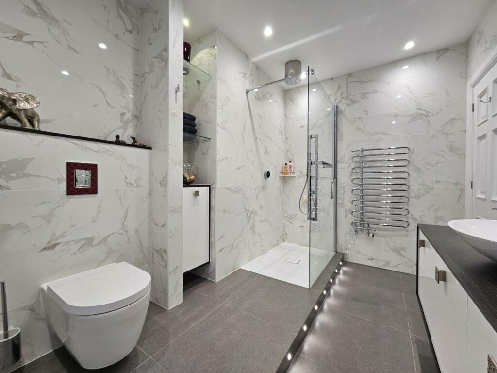 Bedroom 1 En-Suite