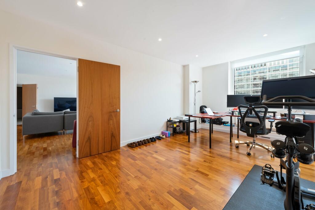 Palace Street 20, 60