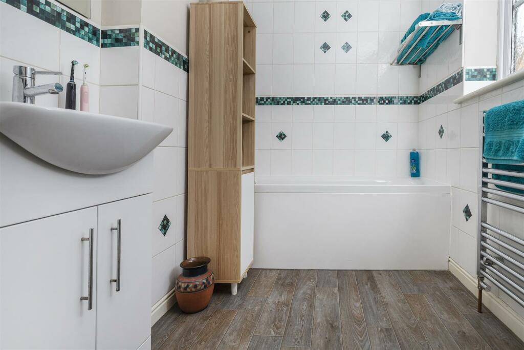 En Suite Bathroom
