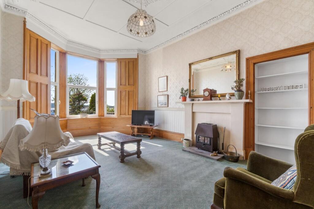 8_22 aubery cres (1).jpg