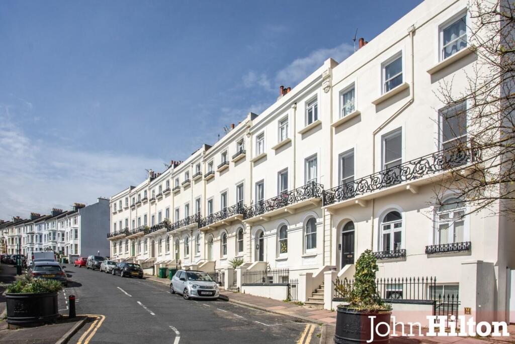 Roundhill Crescent-2.jpg