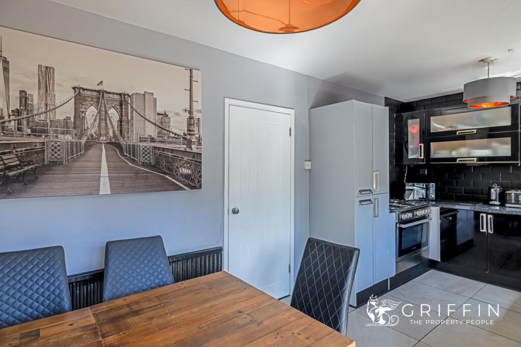 Kitchen &amp; Dining