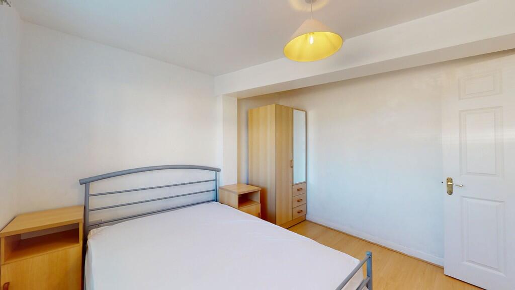 Bedroom 1 - Angle...