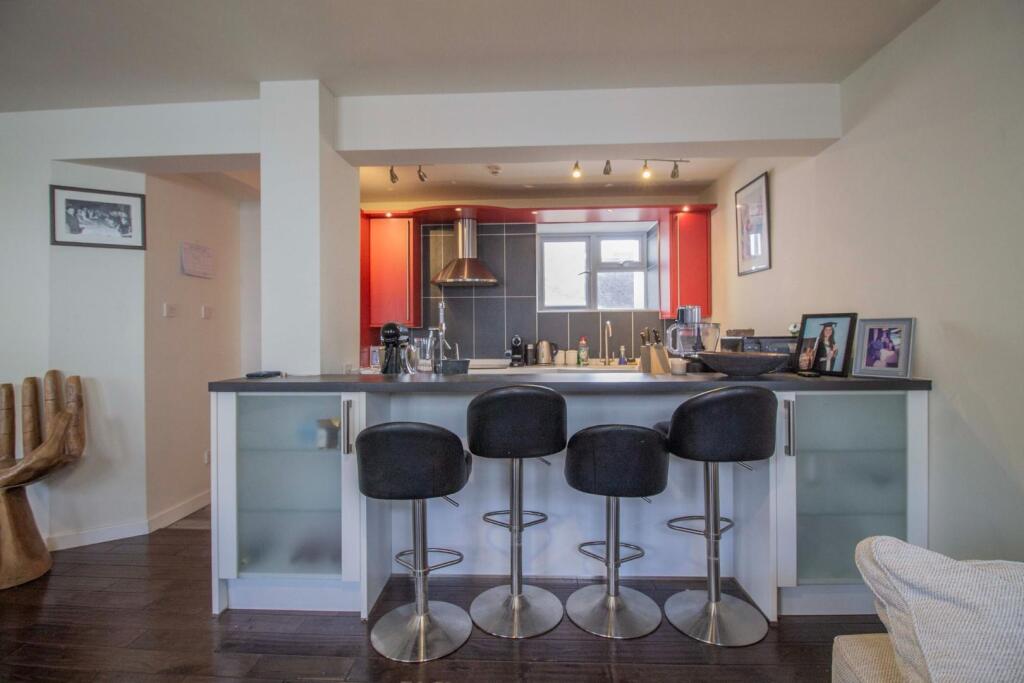 63a Churchgate Street [Breakfast Bar] 01.jpg