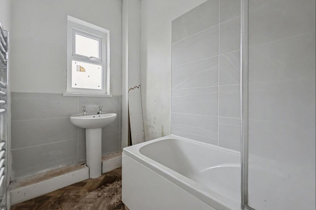 35 Scrogg Road Newcastle upon Tyne NE6 4EX