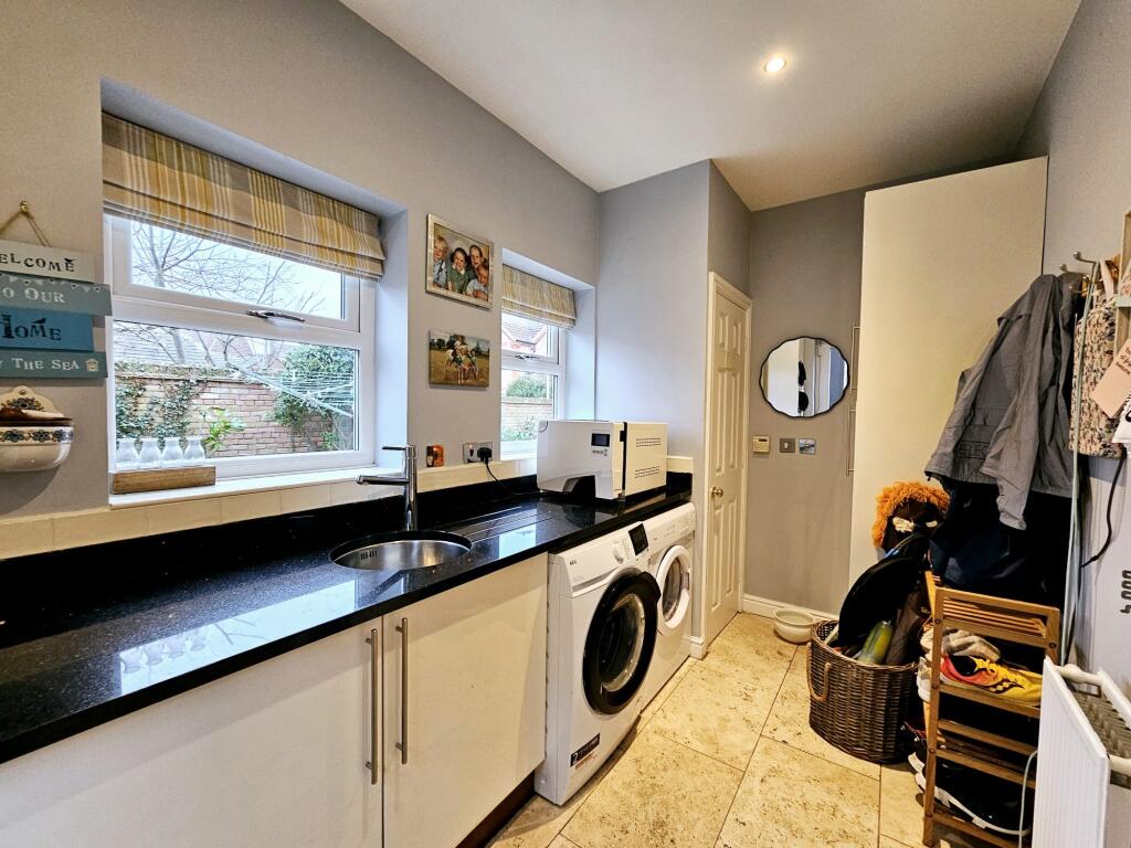 82e7db00-a8e9-4a65-a0e8-fbda06b87ae5