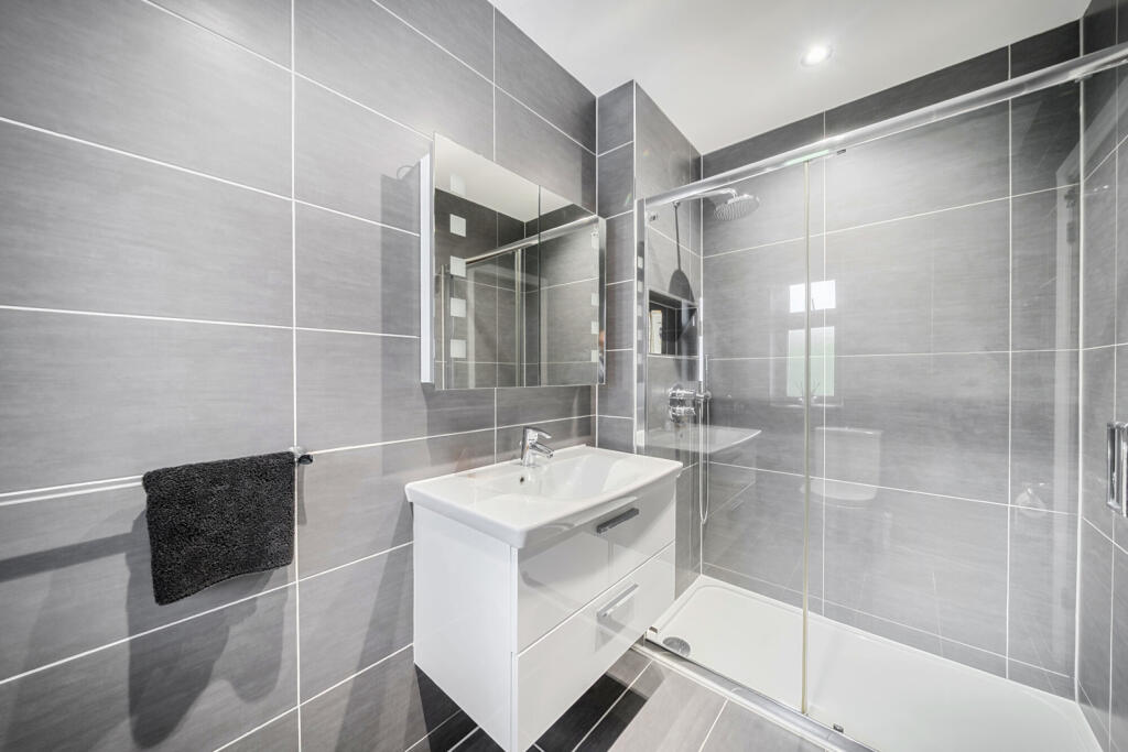 1358402-22-68e013...