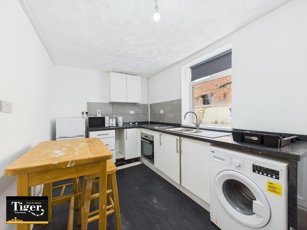 IMG_398830_11_lar...