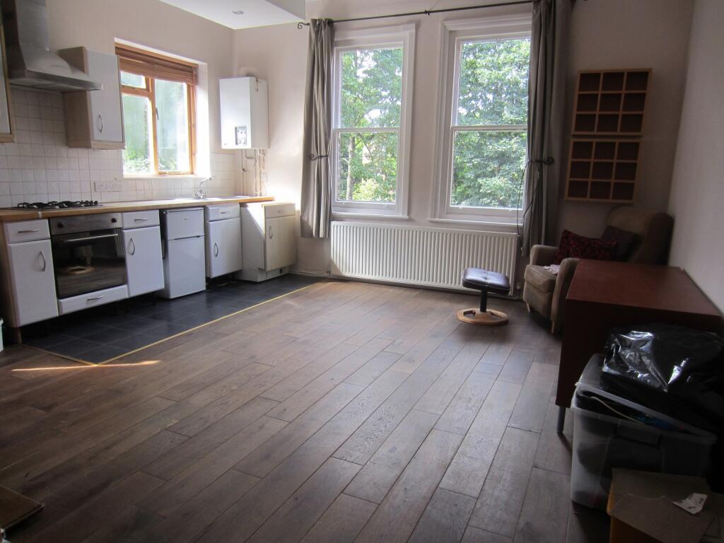 Lounge/Kitchen
