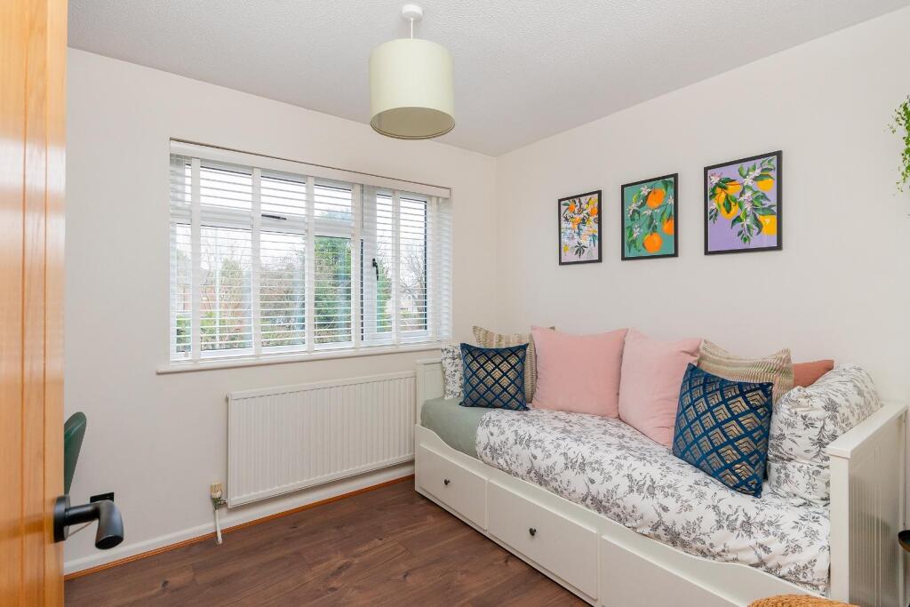 0B5TCPY - Bedroom D.jpg