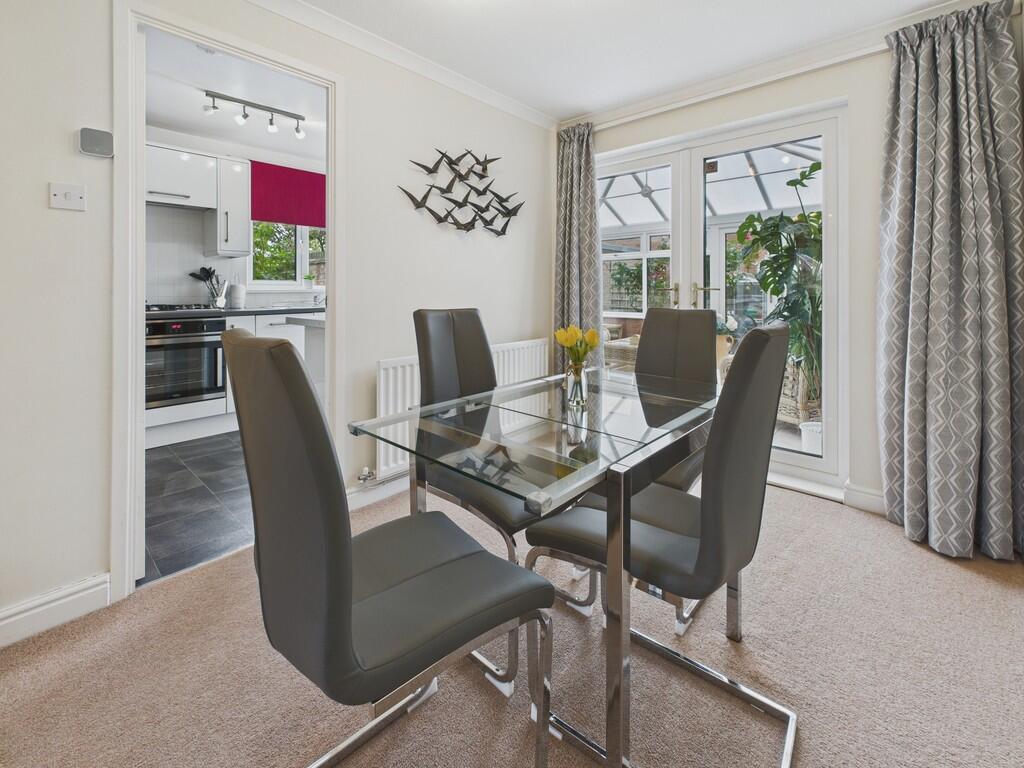 CAM04273G0-PR0194...