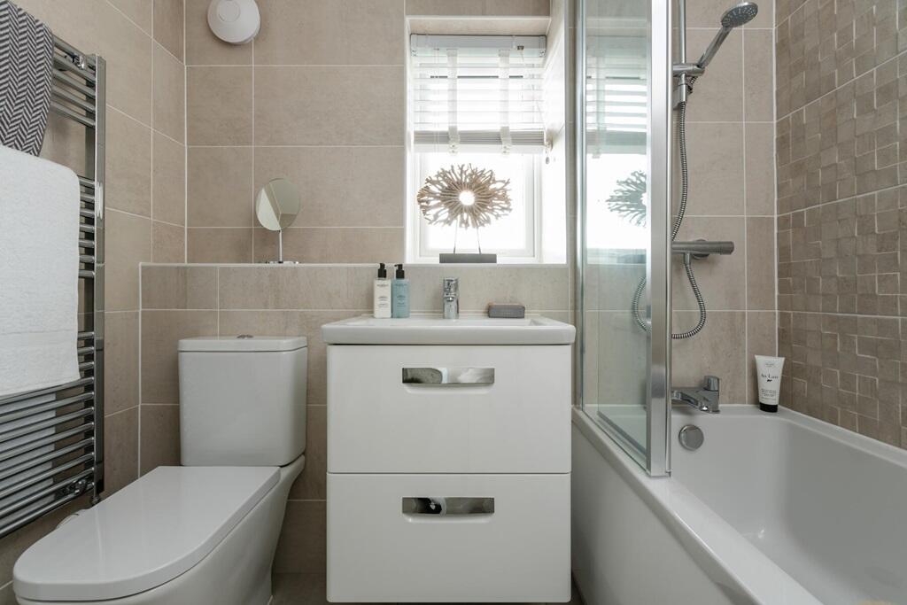 Family friendly bathroom