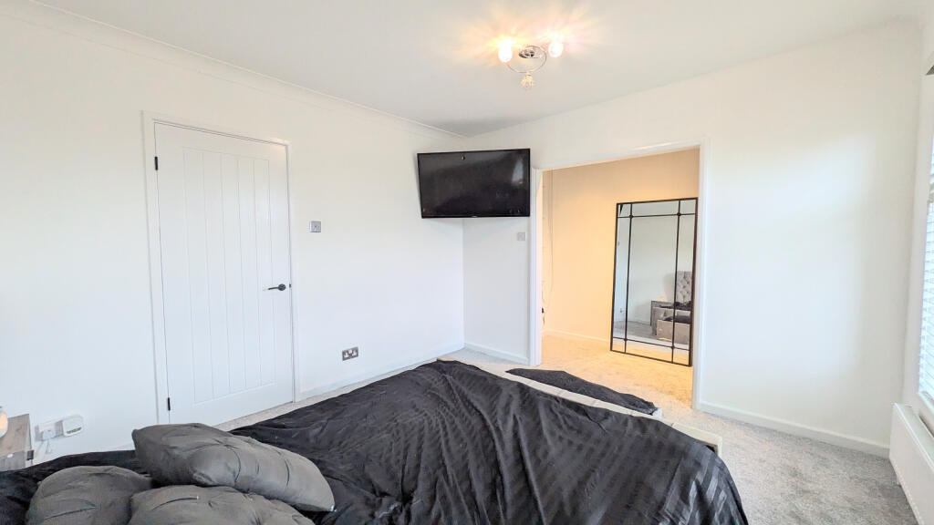 PXL_20251205_104543293.MP~2