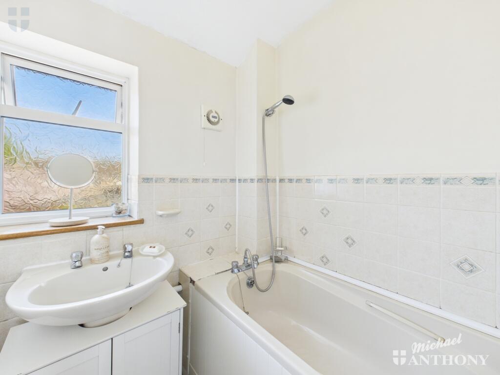 CAM03852G0-PR0237-STILL015