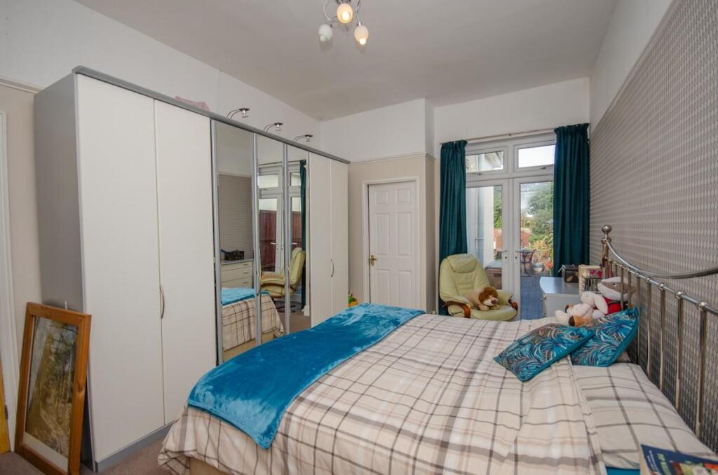 Bedroom 1.jpg