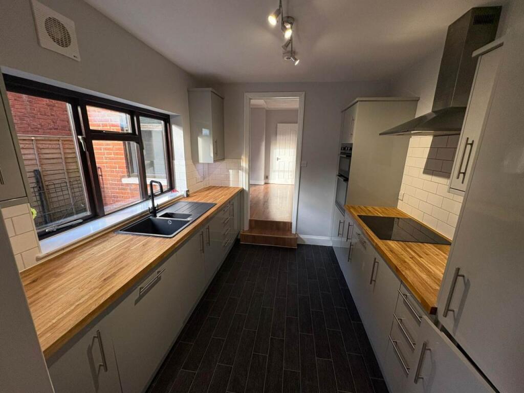 Kitchen 1