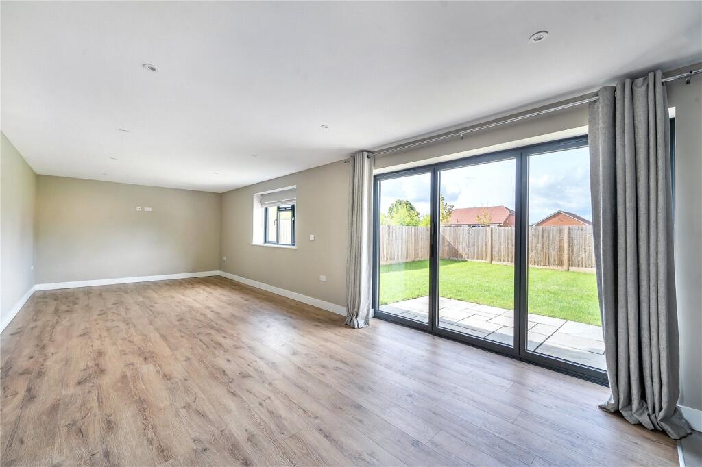 Living/Dining Area