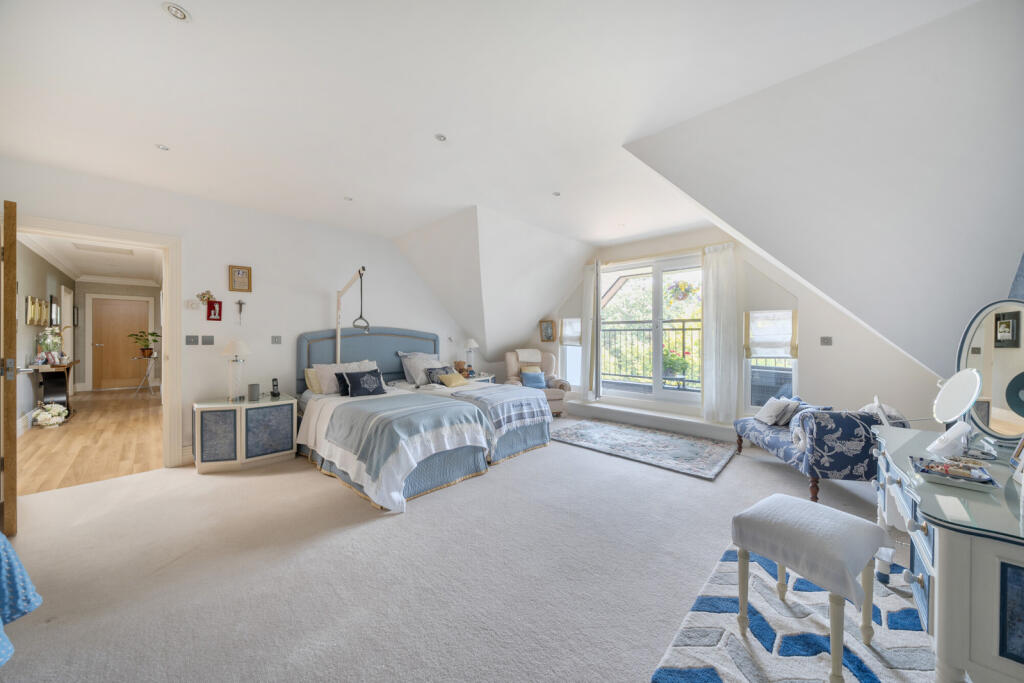 1339728-16-689b31...