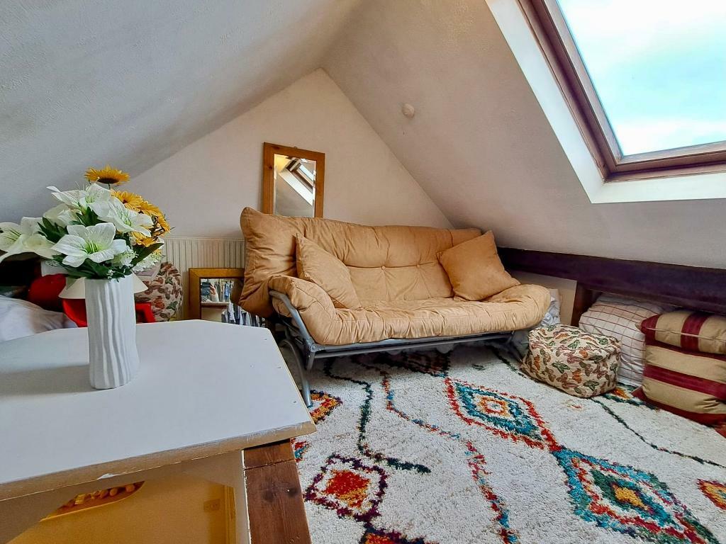 Handy loft room, ideal storage area