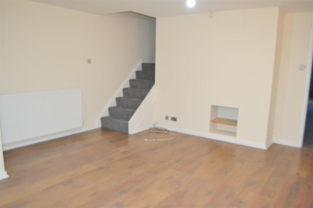 Lounge 2.JPG